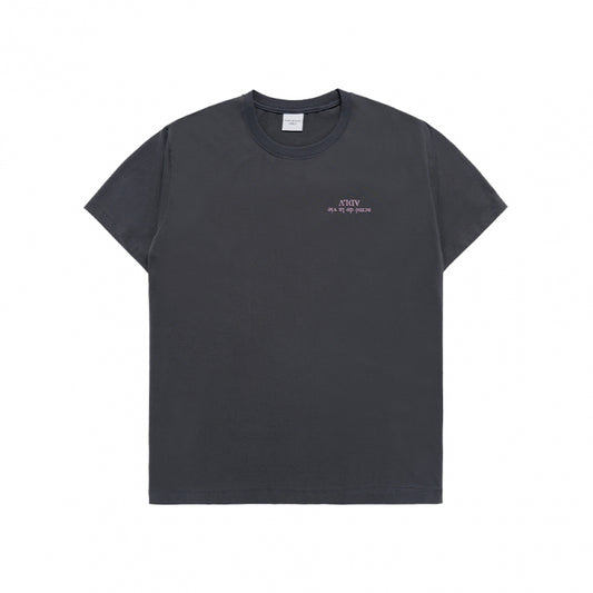 [acmé de la vie X HOSHI]  UPSIDE DOWN BASIC LOGO SHORT SLEEVE T-SHIRT CHARCOAL