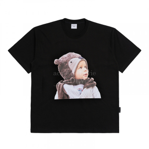 BABY FACE BEAR MUFFLER BOY SHORT SLEEVE T-SHIRT BLACK